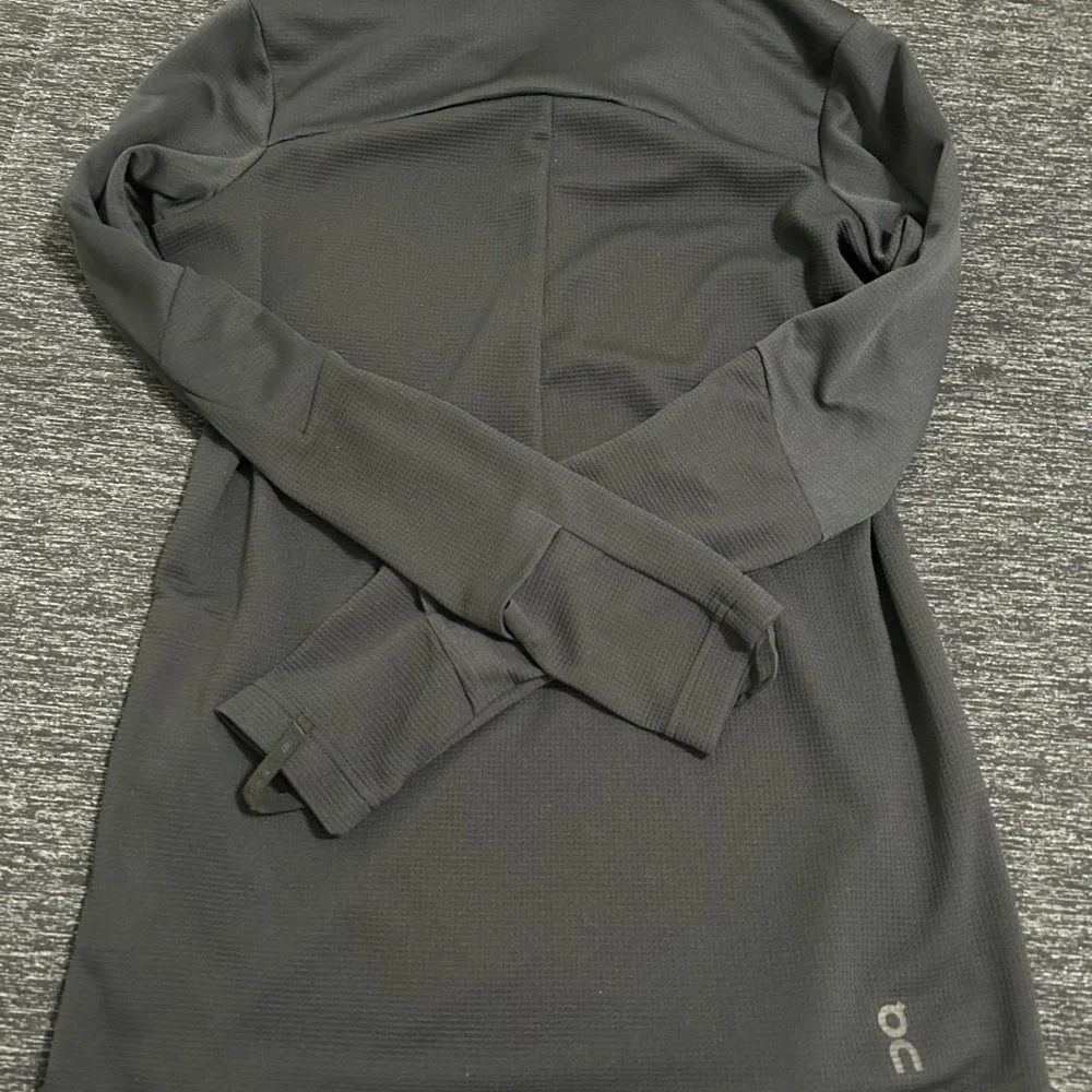 WORN ONCE ON RUNNING - Picture 3 of 3